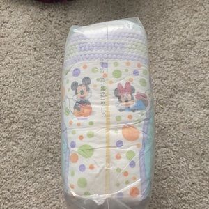 Pack of 30 diapers (Huggies)